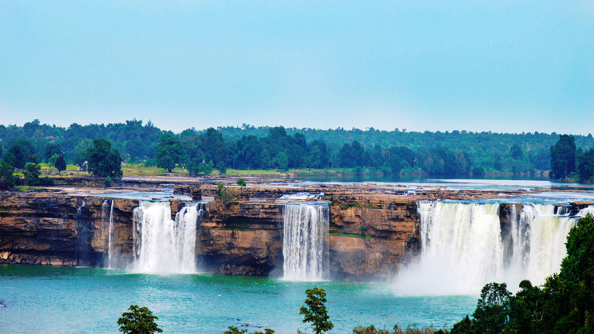 chitrakoot-waterfalls-in-chhattisgarh-the-niagara-falls-of-india-adotrip